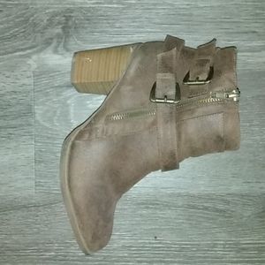 Heeled bootie